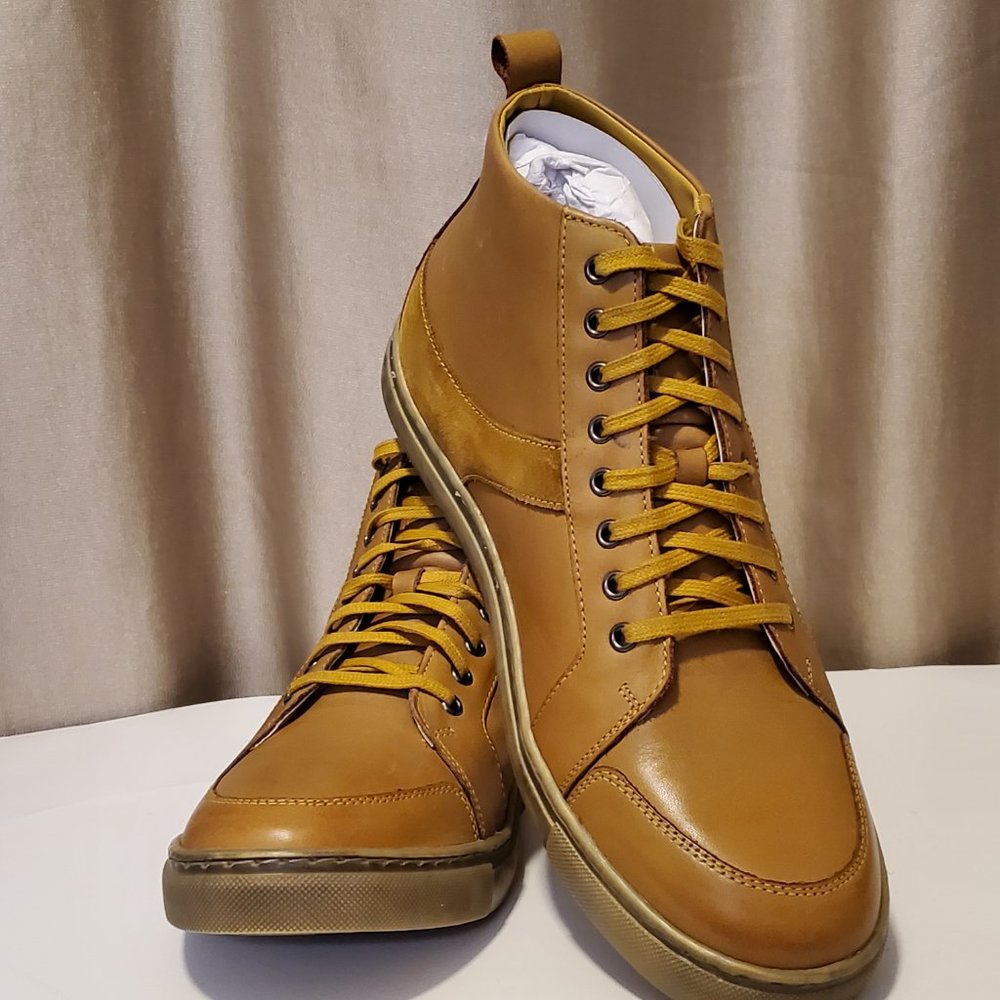 New Stacy Adams Men's Winchell Moc Toe Chukka Boot size 11.color Antique Gold